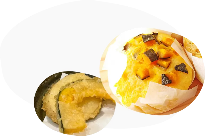 カボチャの天ぷらとパンの写真